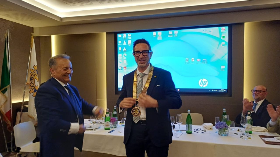 Passaggio di consegne per il Rotary Club Arona Borgomanero